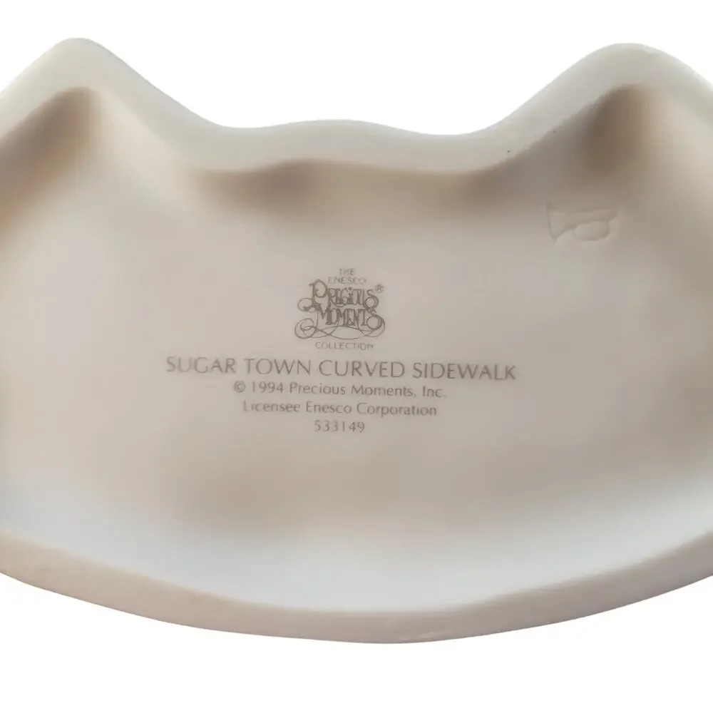 Precious Moments Sugar Town Curved Sidewalk Figurine Enesco 533149 1994